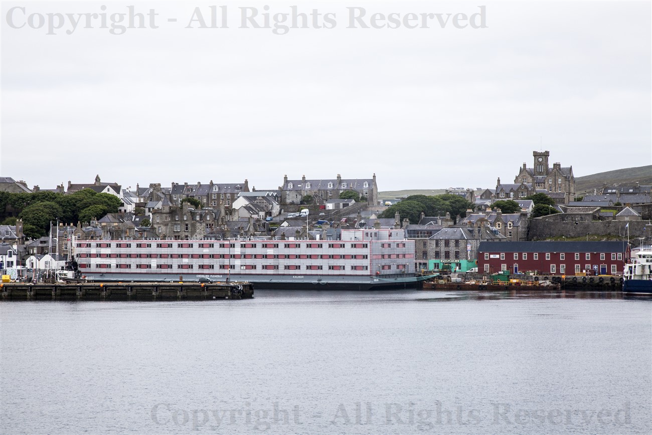Accommodation barge Kalmar and Lerwick Town Hall